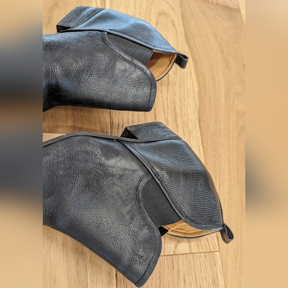 Naya Felix Black Leather Ankle Bootie Embossed Sz 6 - Picture 13 of 14